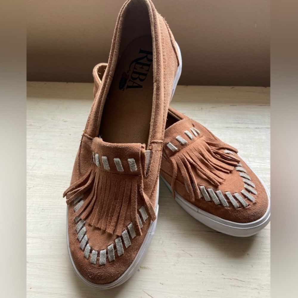 Reba by Justin Boots Brown Suede Chockie Moccasin
Slip-On Sneaker